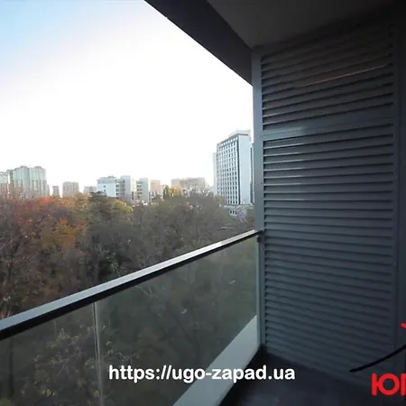 Апартаменты Greenwood Apartment